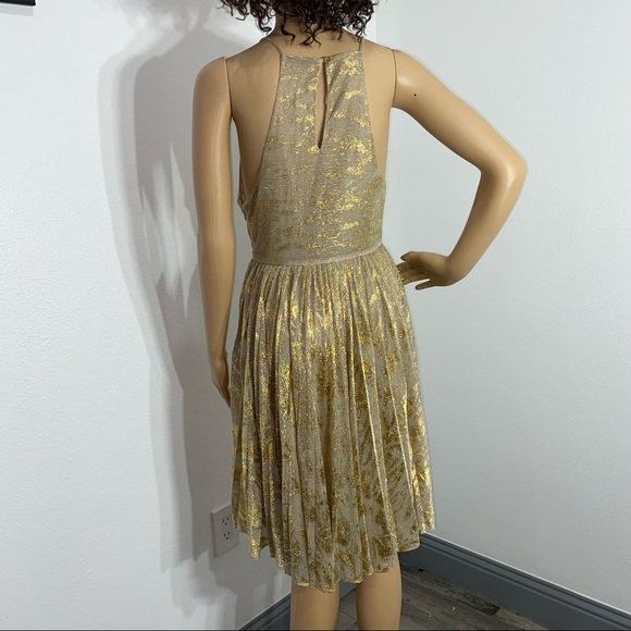 Sam Edelman Gold Metallic V-Neck pleated dress XS - Picture 8 of 15